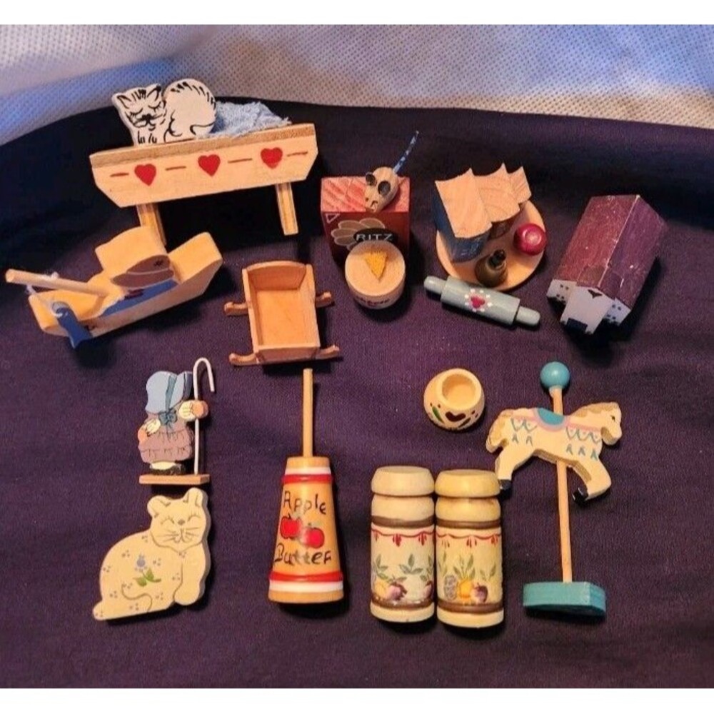 Vintage Wooden Figures Primitive Folk Art Painted Shadow Box Minis